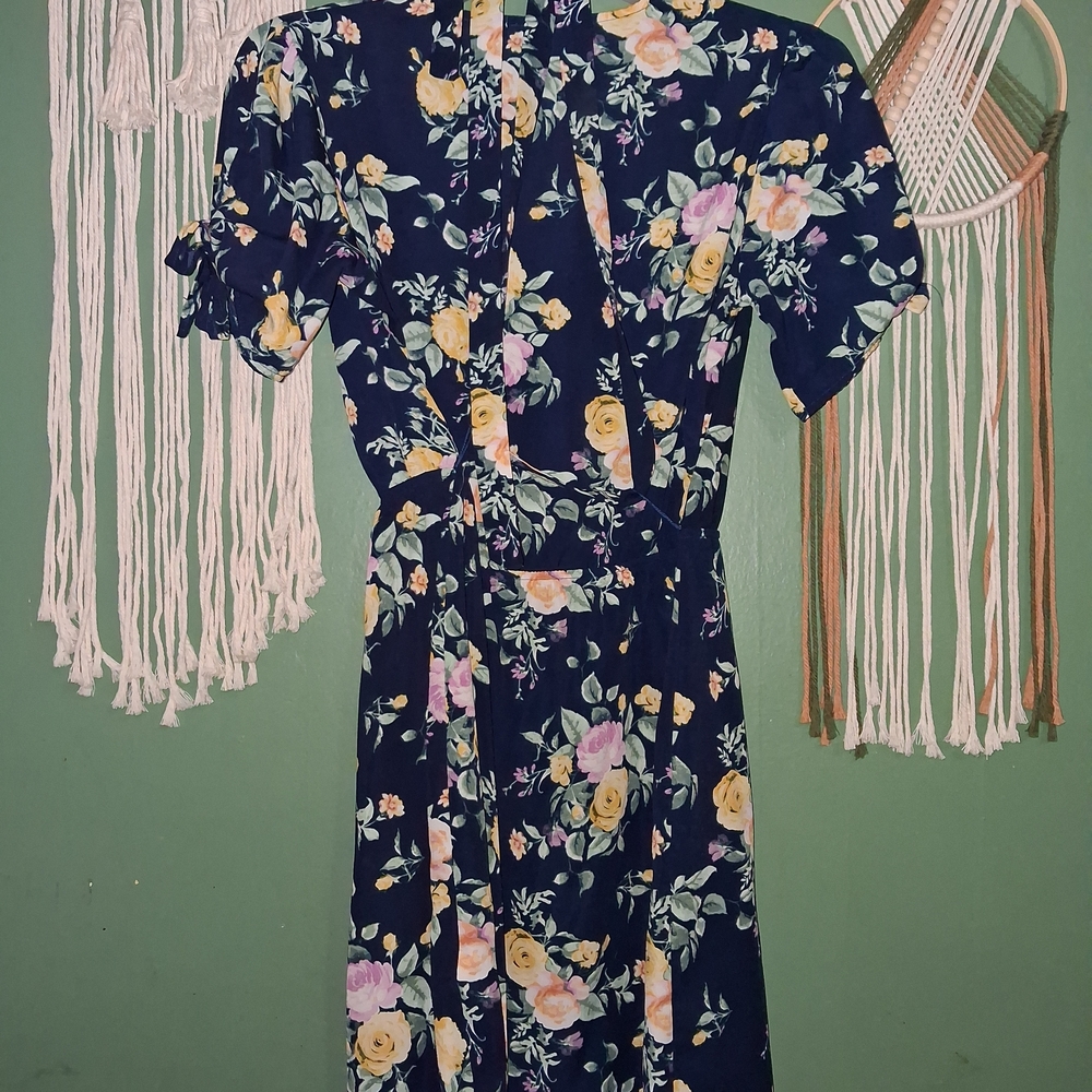 Navy Floral Midi Dress with Tie Neck and Short Sleeves